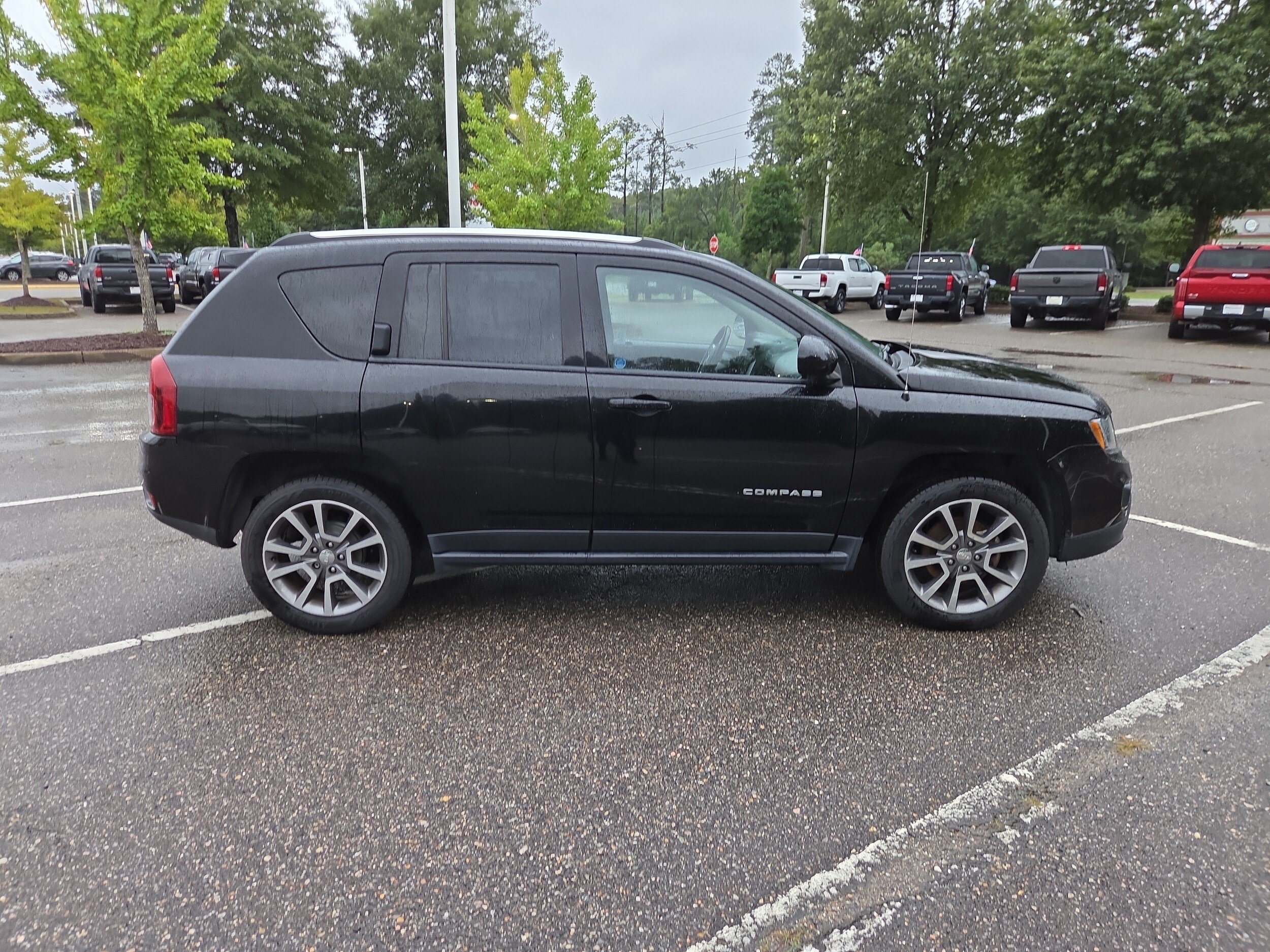 Used 2017 Jeep Compass High Altitude FWD image 2