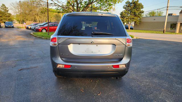 Used 2014 Mitsubishi Outlander SE FWD image 10
