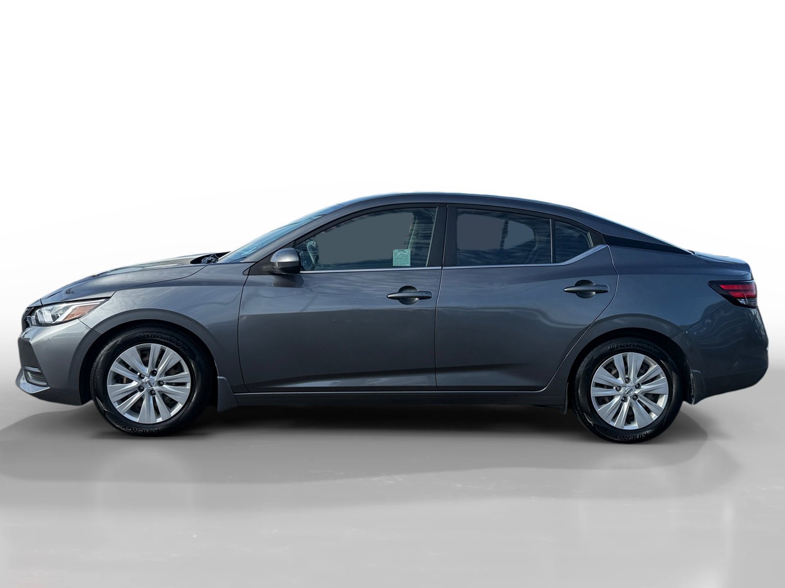 Used 2020 Nissan Sentra S image 2