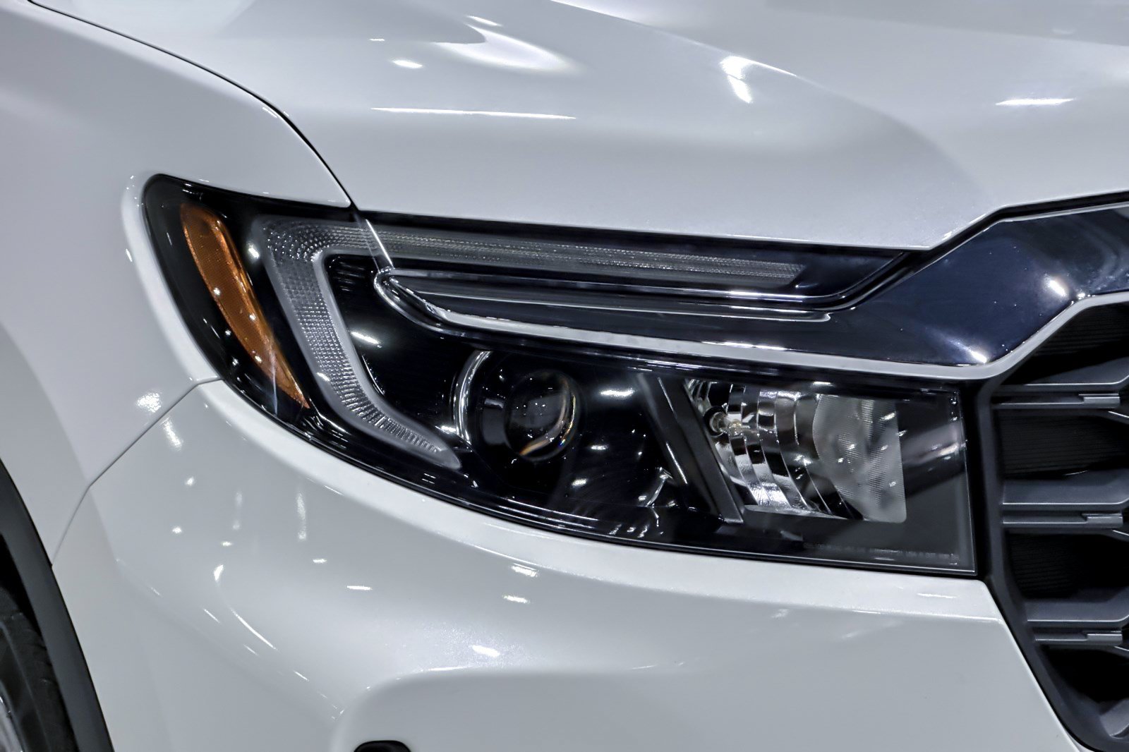 Used 2023 Honda Passport EX-L image 12