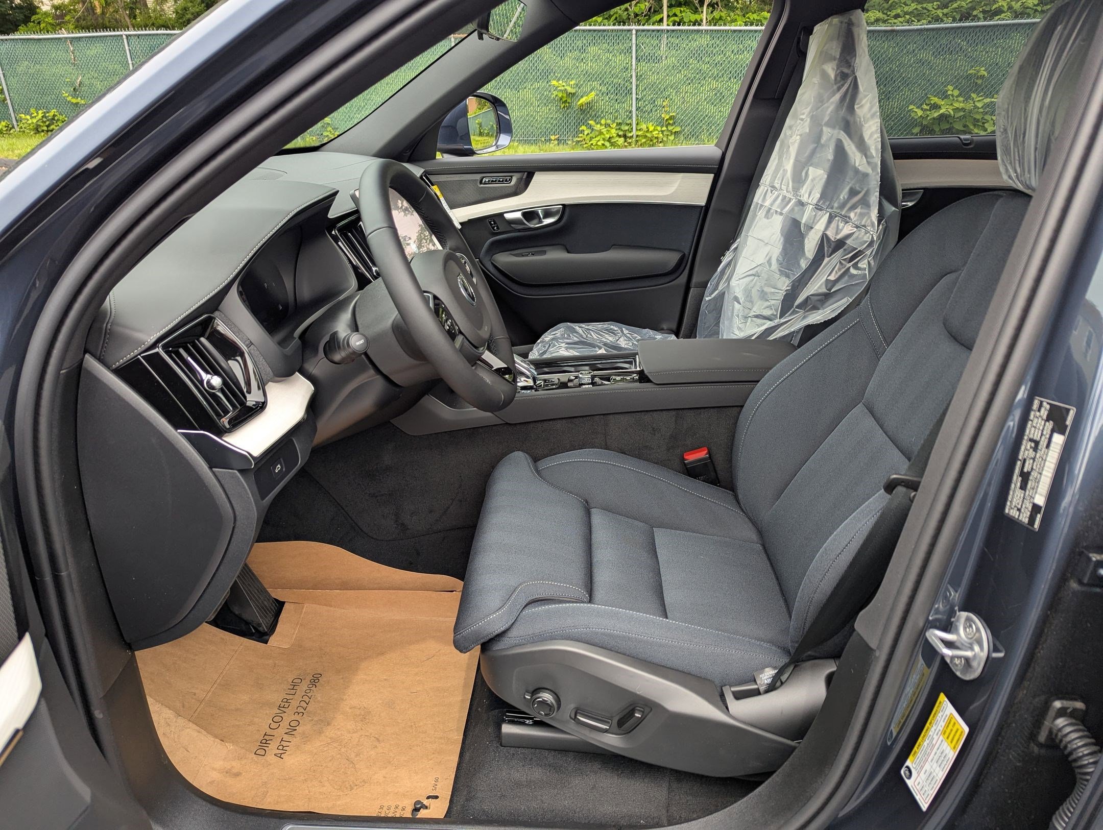 New 2025 Volvo XC90 B6 Ultra w/ Protection Package Premier image 8