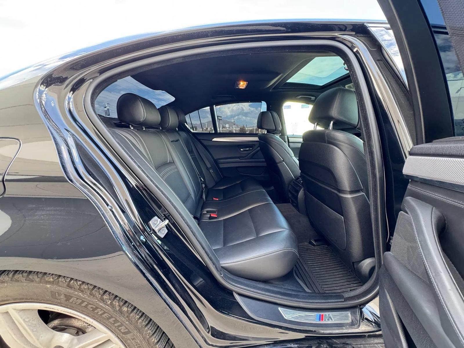 Used 2016 BMW 550i xDrive Sedan AWD/4WD image 13