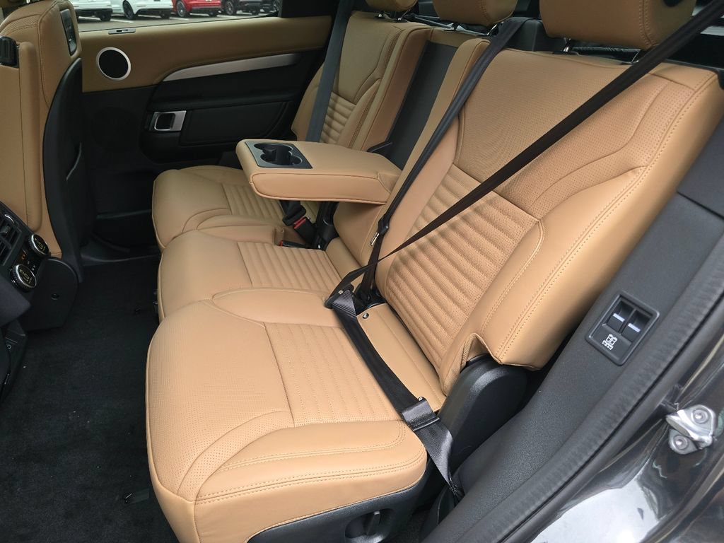 New 2026 Land Rover Discovery Limited Edition AWD/4WD image 37