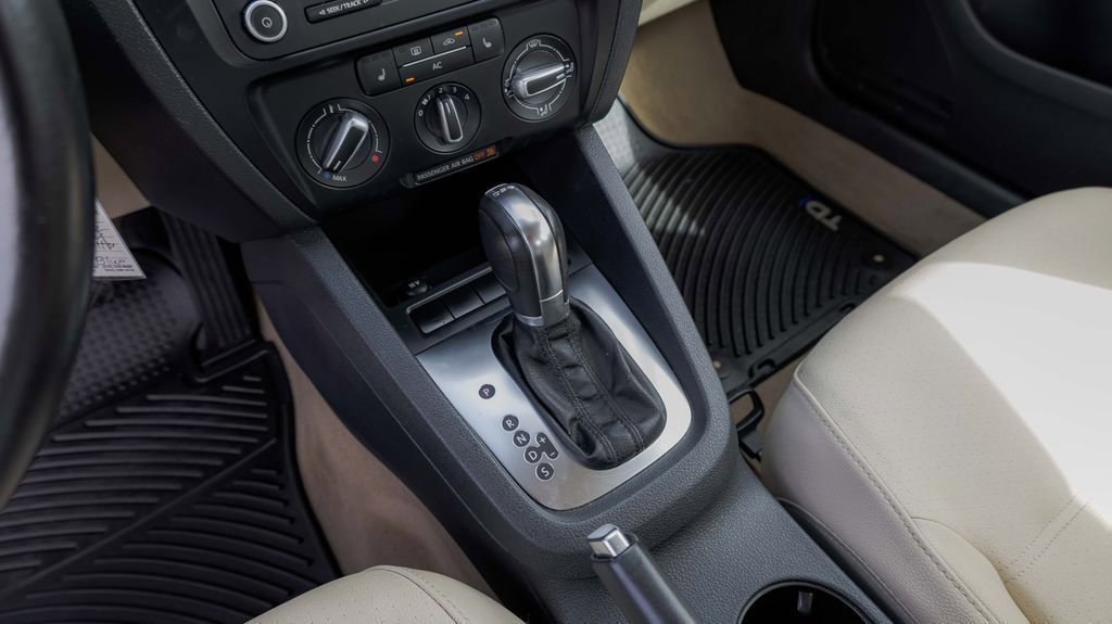 Used 2012 Volkswagen Jetta TDI image 23