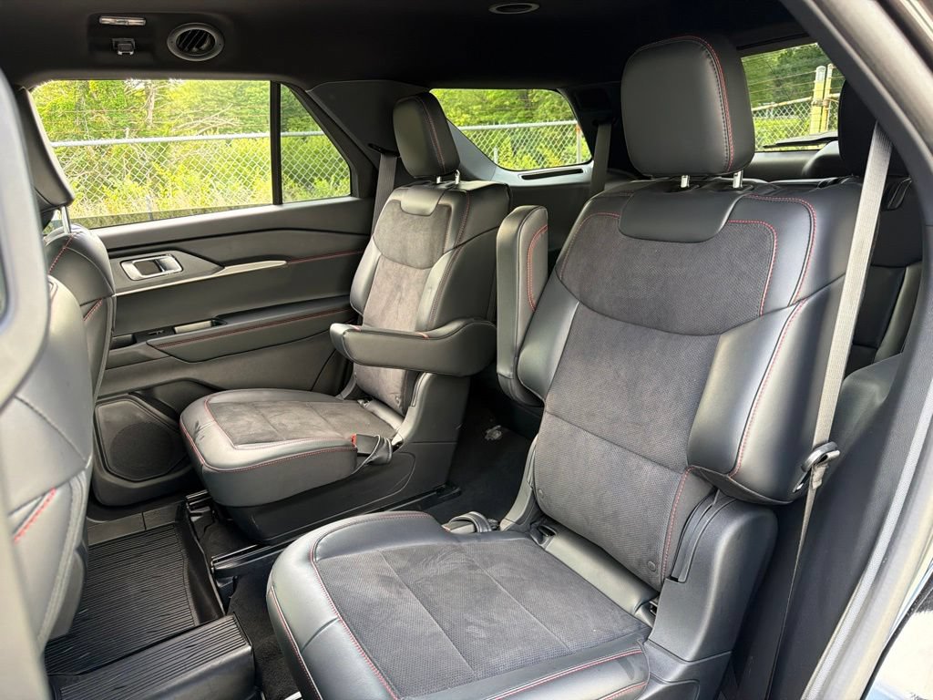 Used 2025 Ford Explorer ST AWD/4WD image 21
