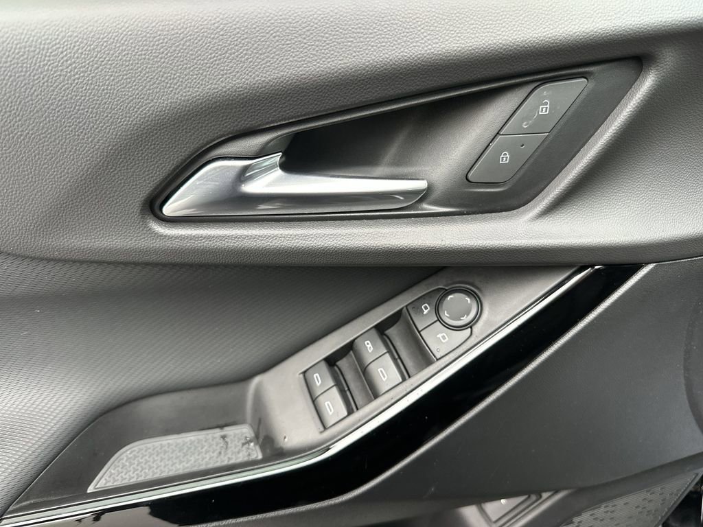 Used 2025 Chevrolet Equinox LT w/ Convenience Package II image 13