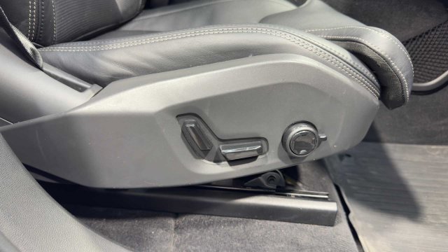 Used 2019 Volvo XC60 T5 Inscription w/ Protection Package AWD/4WD image 14