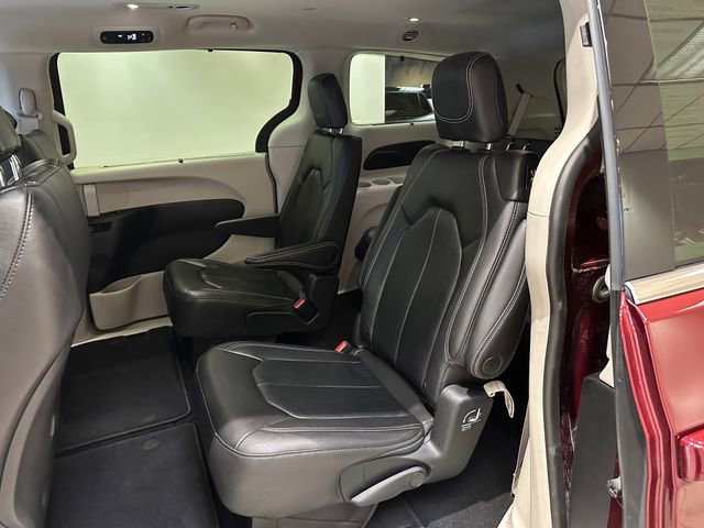 Used 2022 Chrysler Pacifica Touring-L AWD/4WD image 18