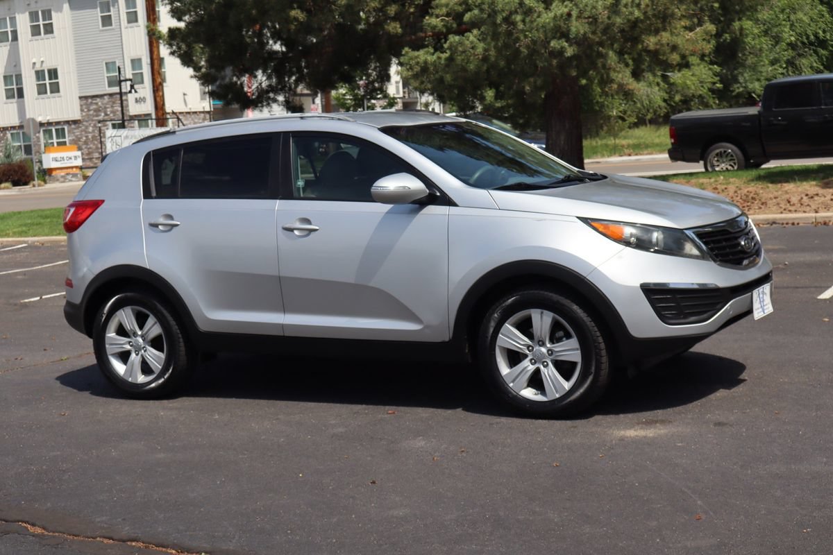 Used 2011 Kia Sportage LX w/ Convenience Pkg FWD image 2