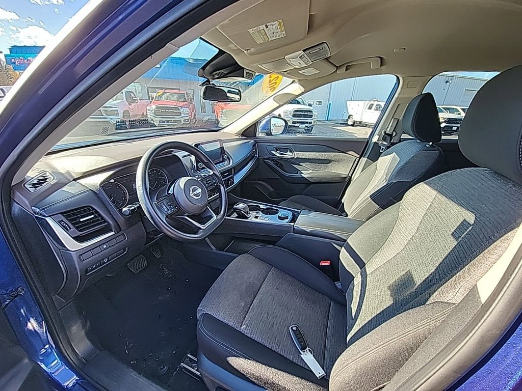 Used 2023 Nissan Rogue SV image 13