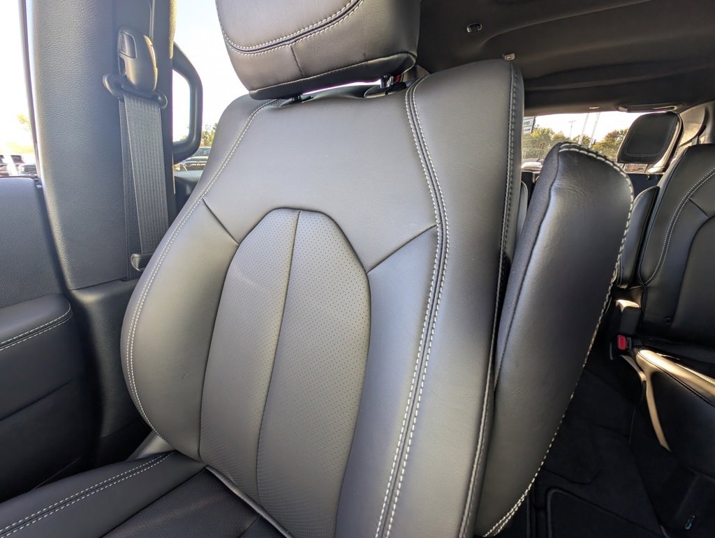 New 2026 Chrysler Pacifica Select image 11