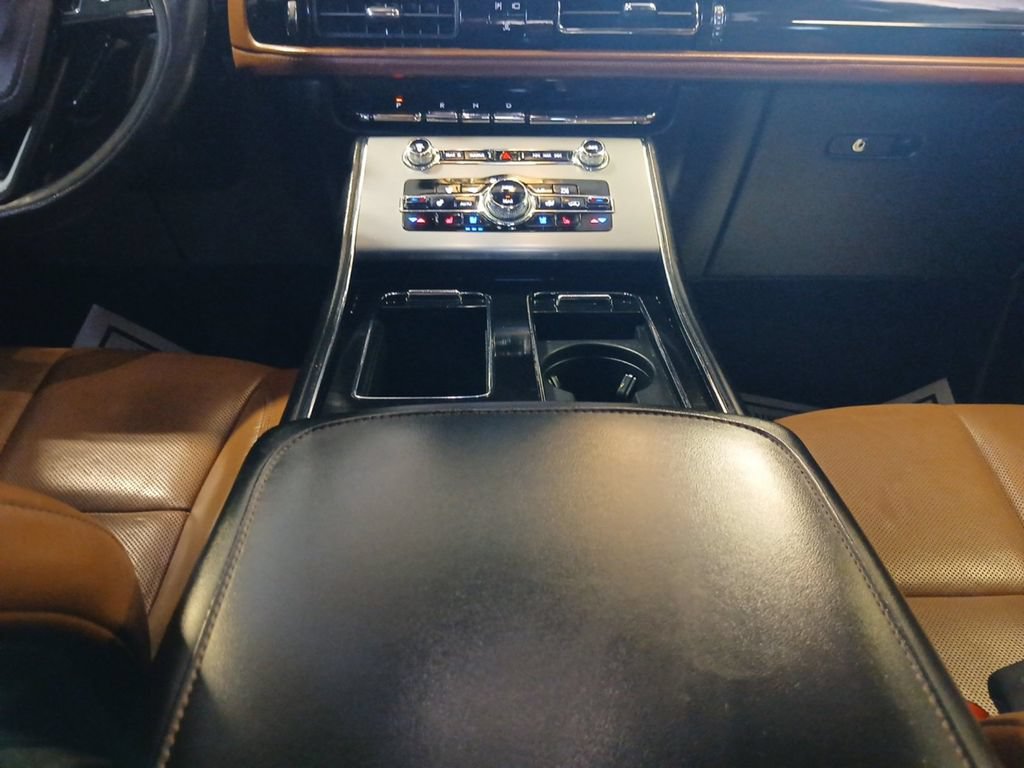 Used 2022 Lincoln Aviator Reserve w/ Elements Package Plus RWD image 14