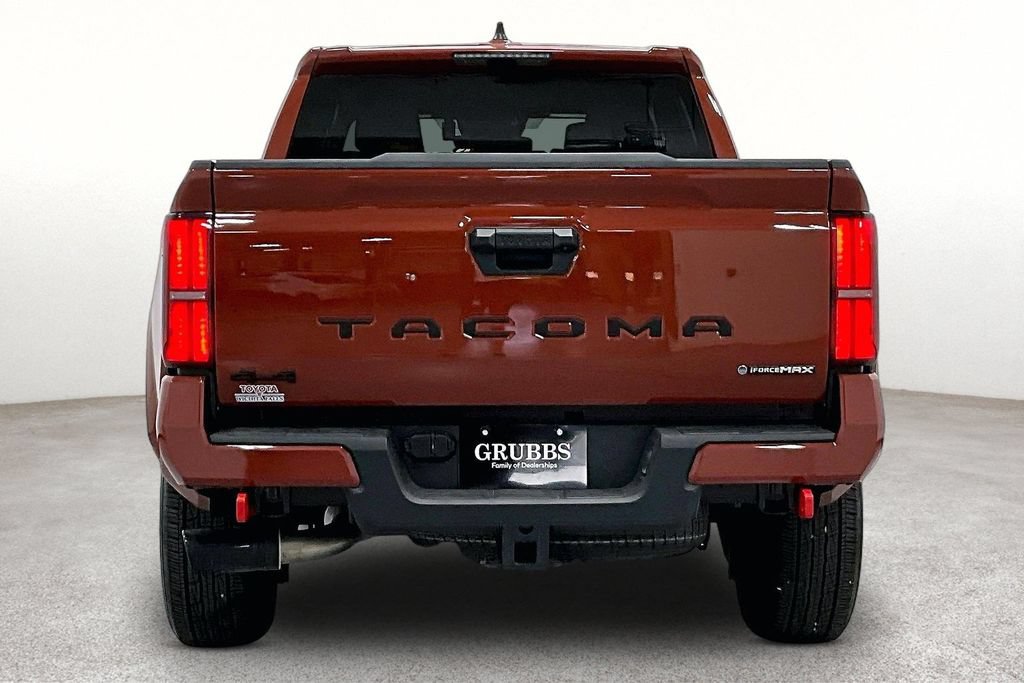 Used 2025 Toyota Tacoma TRD Sport AWD/4WD image 5