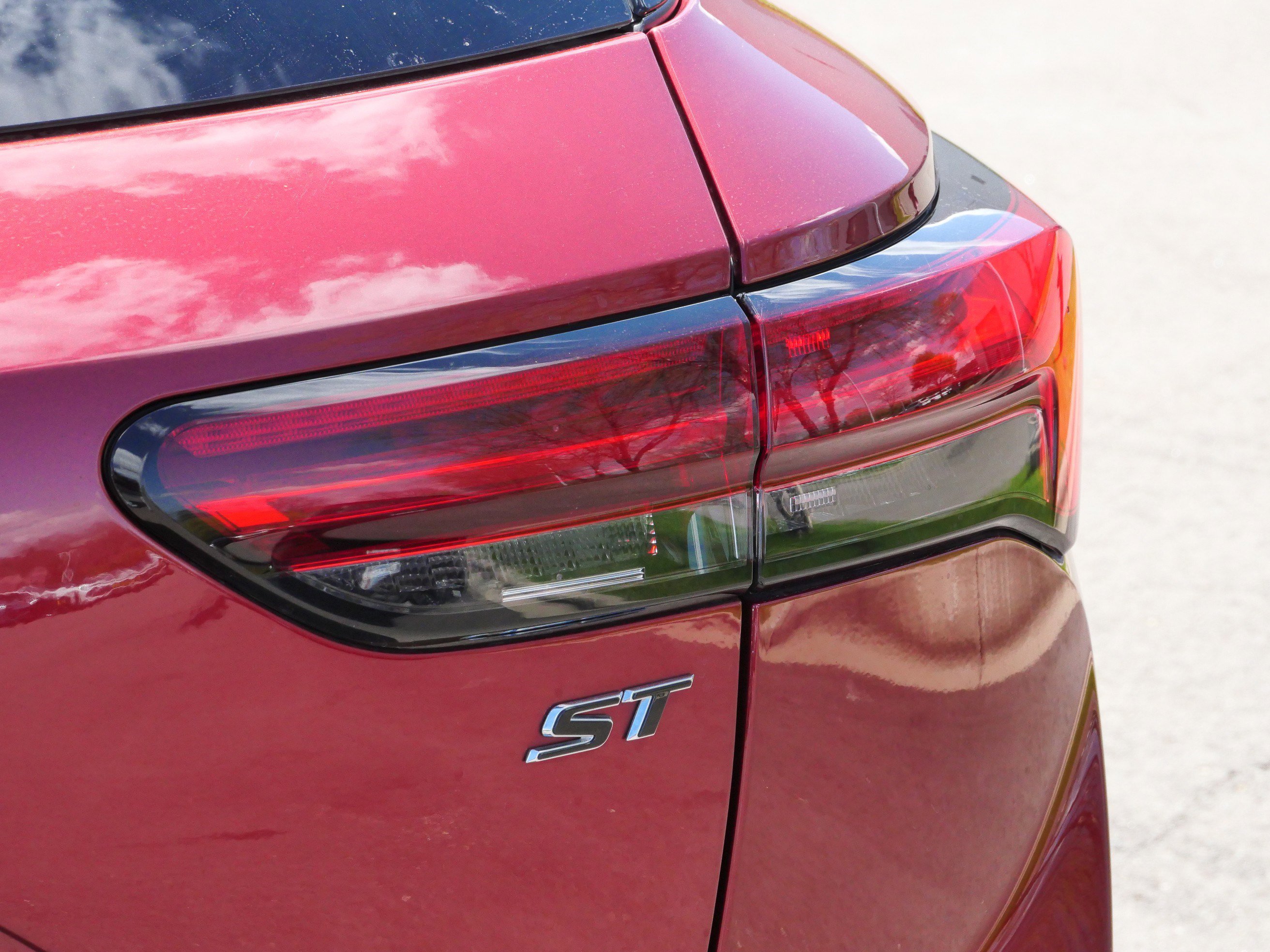 Used 2023 Buick Envision Essence w/ Sport Touring Package AWD/4WD image 17