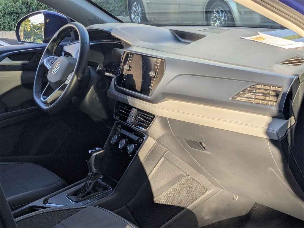 Used 2024 Volkswagen Taos SE image 31