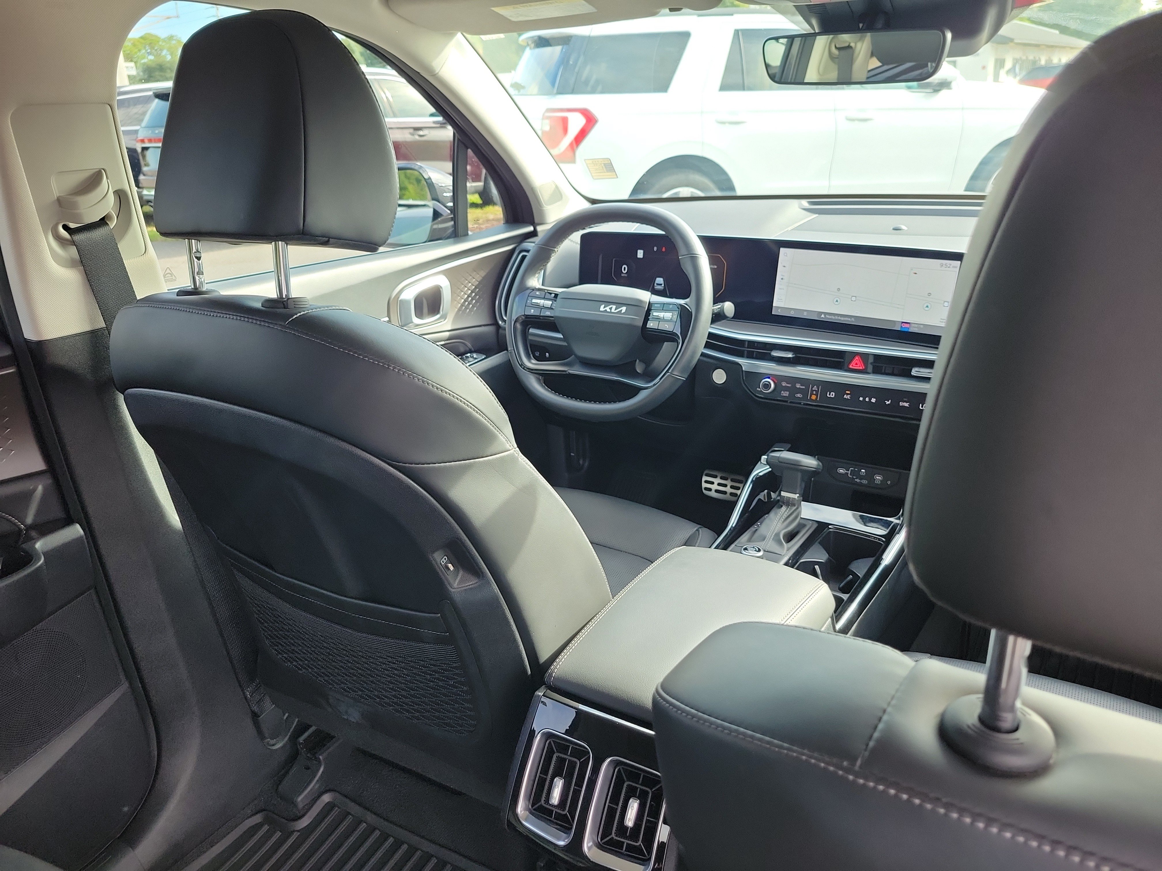 Certified 2026 Kia Sorento SX FWD image 11