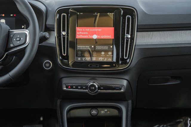 New 2026 Volvo XC40 B5 Plus w/ Protection Package Premier image 22