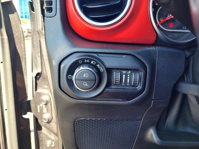 Used 2021 Jeep Gladiator Rubicon AWD/4WD image 15