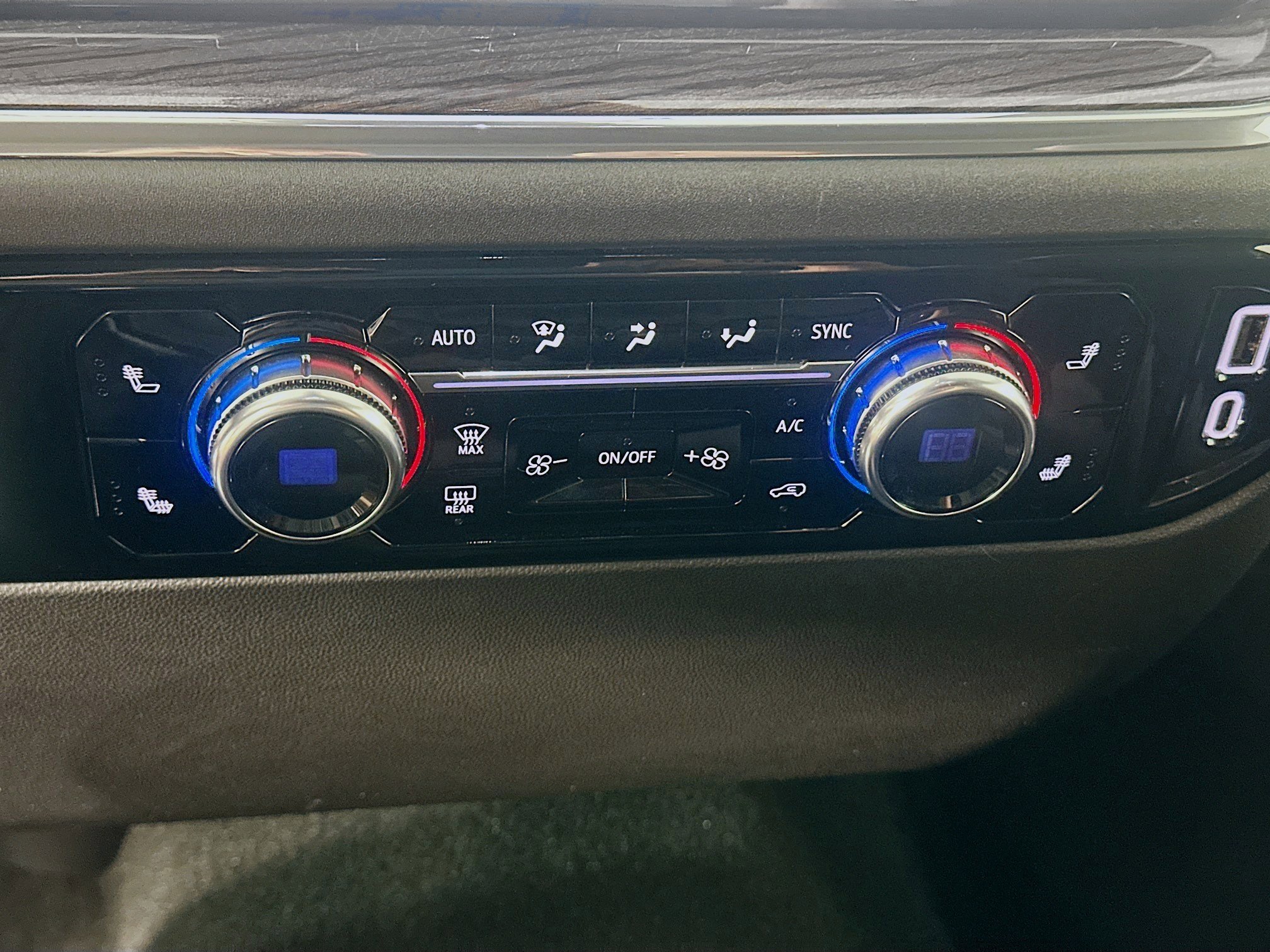 Used 2024 GMC Sierra 1500 Elevation image 23