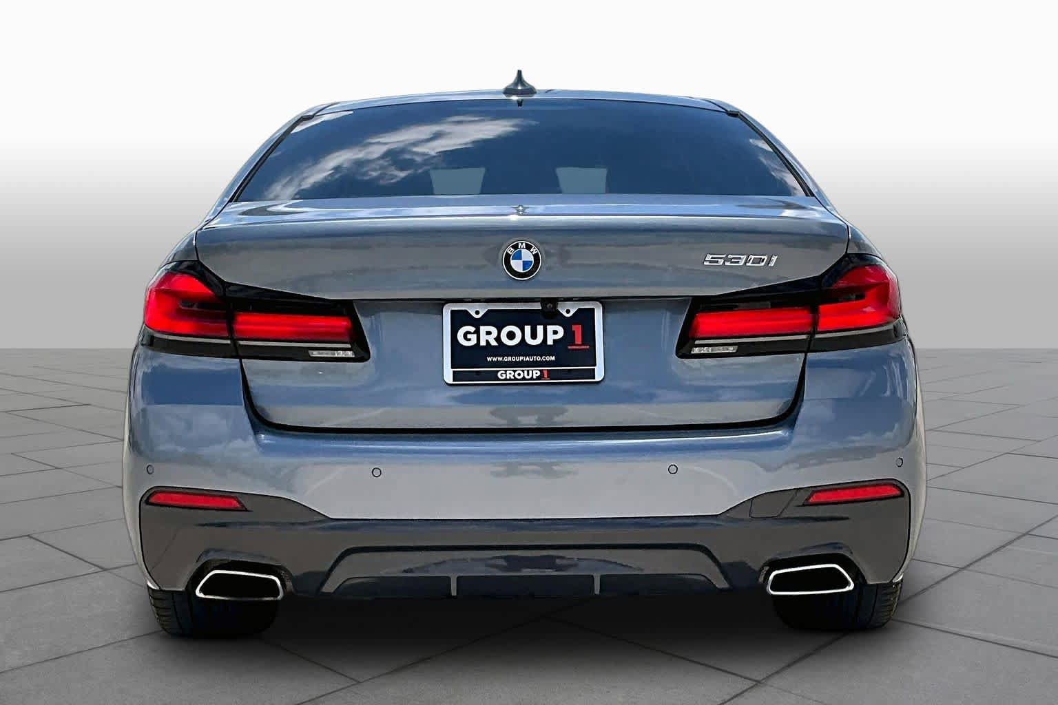 Used 2022 BMW 530i w/ M Sport Package RWD image 5