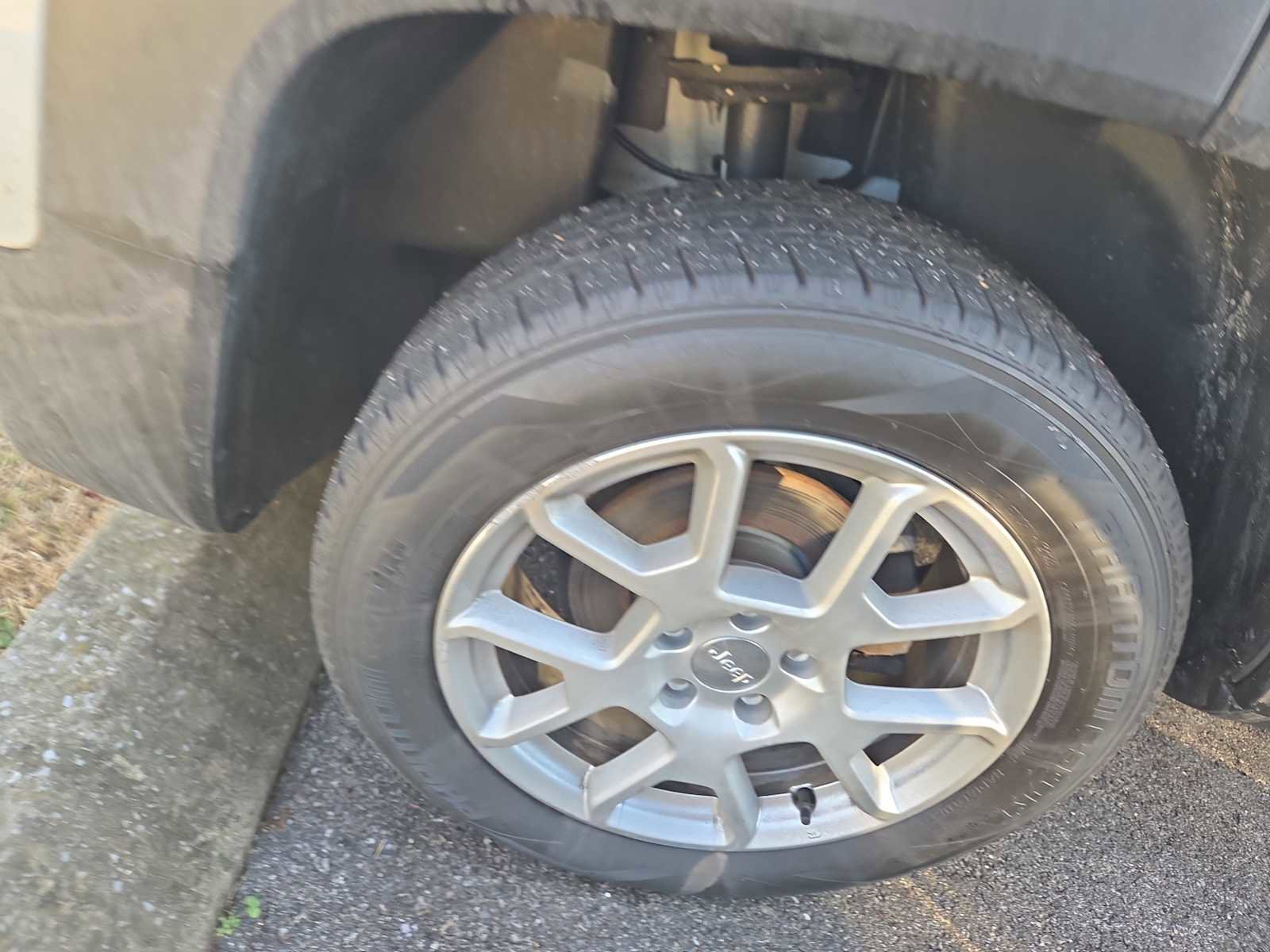 Used 2020 Jeep Renegade Latitude w/ Cold Weather Group image 2