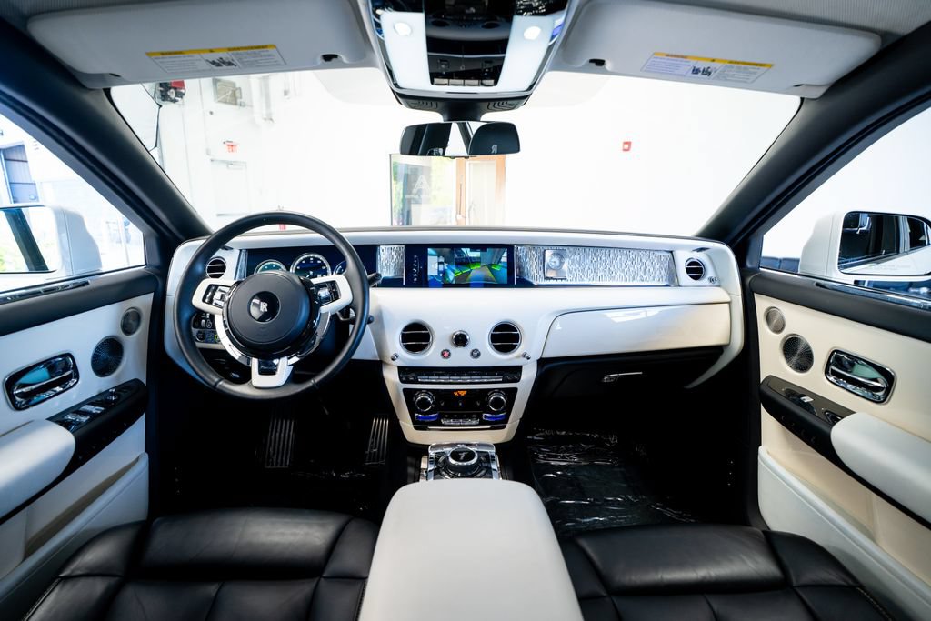 Used 2019 Rolls-Royce Phantom Sedan RWD image 55
