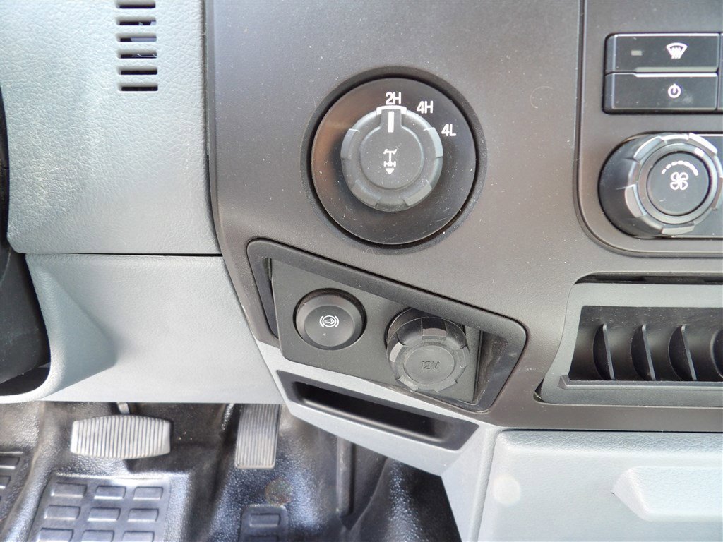 Used 2015 Ford F250 XL w/ Power Equipment Group image 23