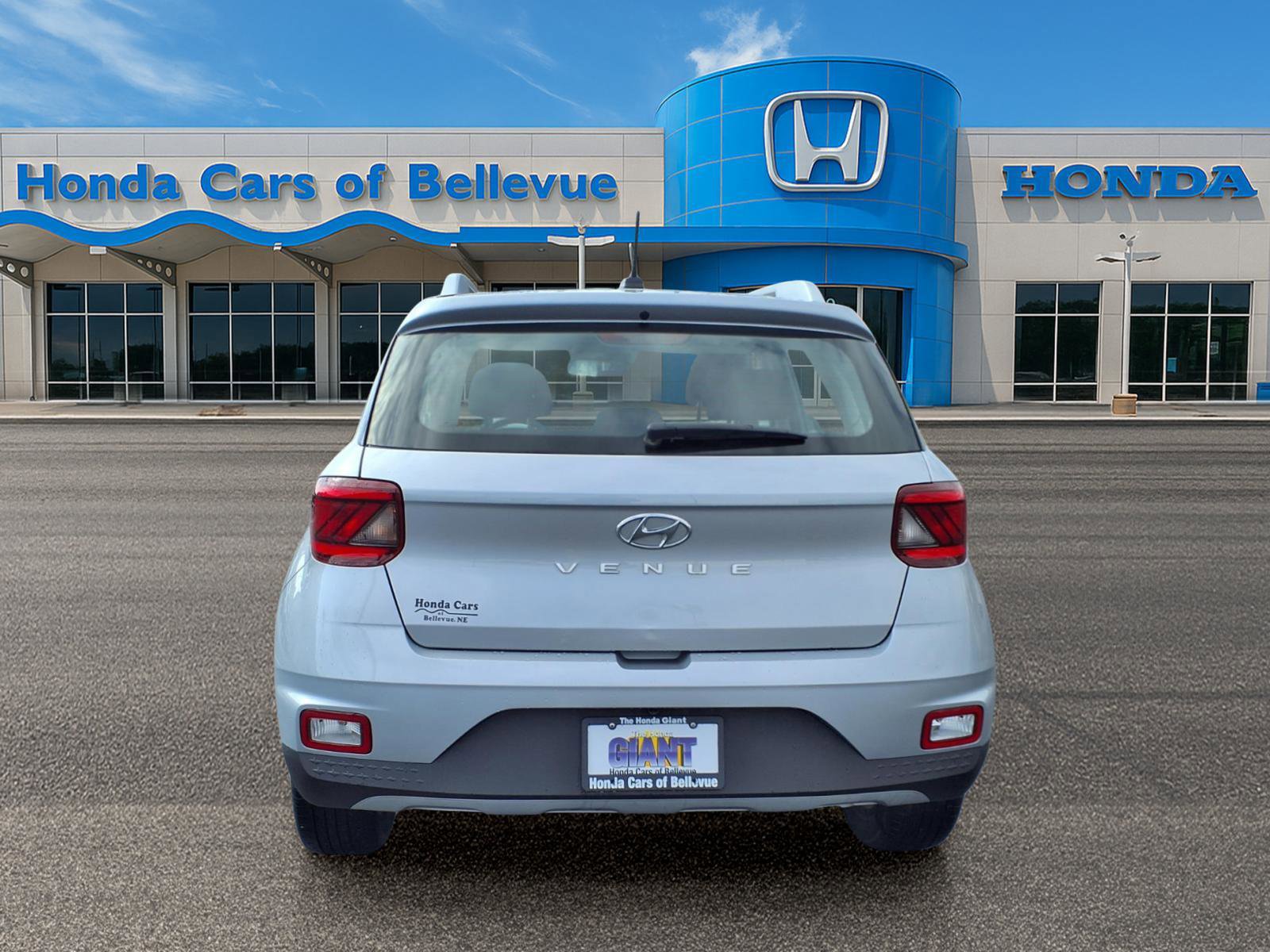 Used 2023 Hyundai Venue SEL w/ Cargo Package image 4