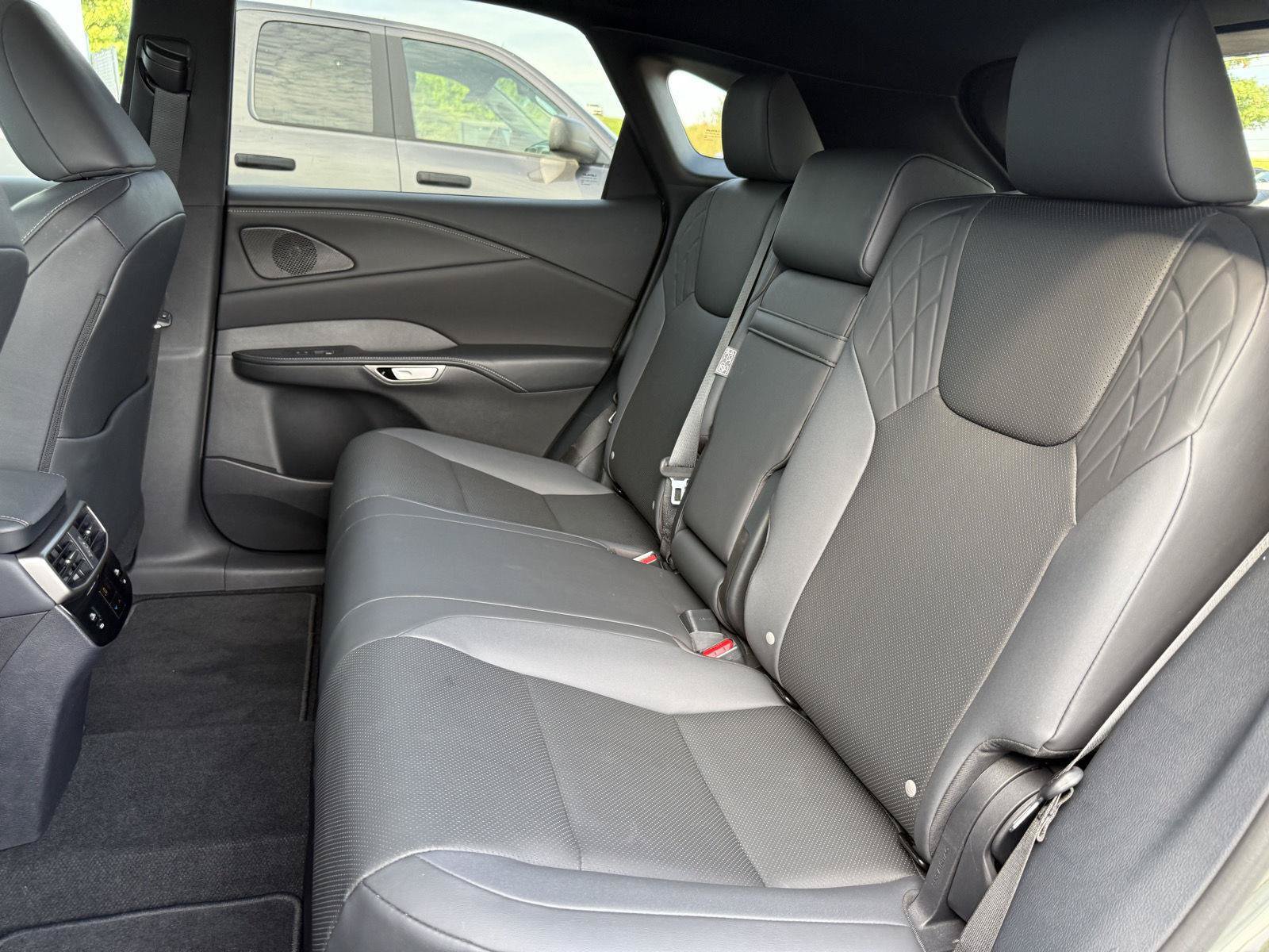 Used 2025 Lexus RX 350h AWD/4WD image 22
