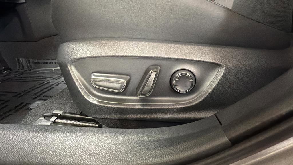 New 2026 Toyota Prius Plug-In Hybrid image 24