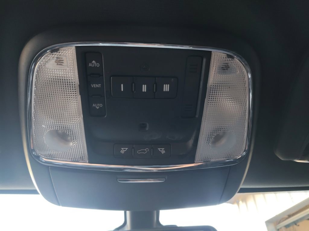 Used 2015 Jeep Grand Cherokee Altitude image 6