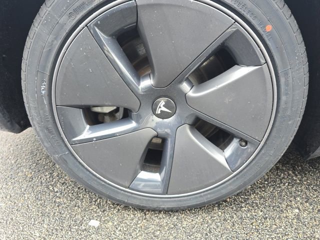 Used 2023 Tesla Model 3 Standard Range image 27