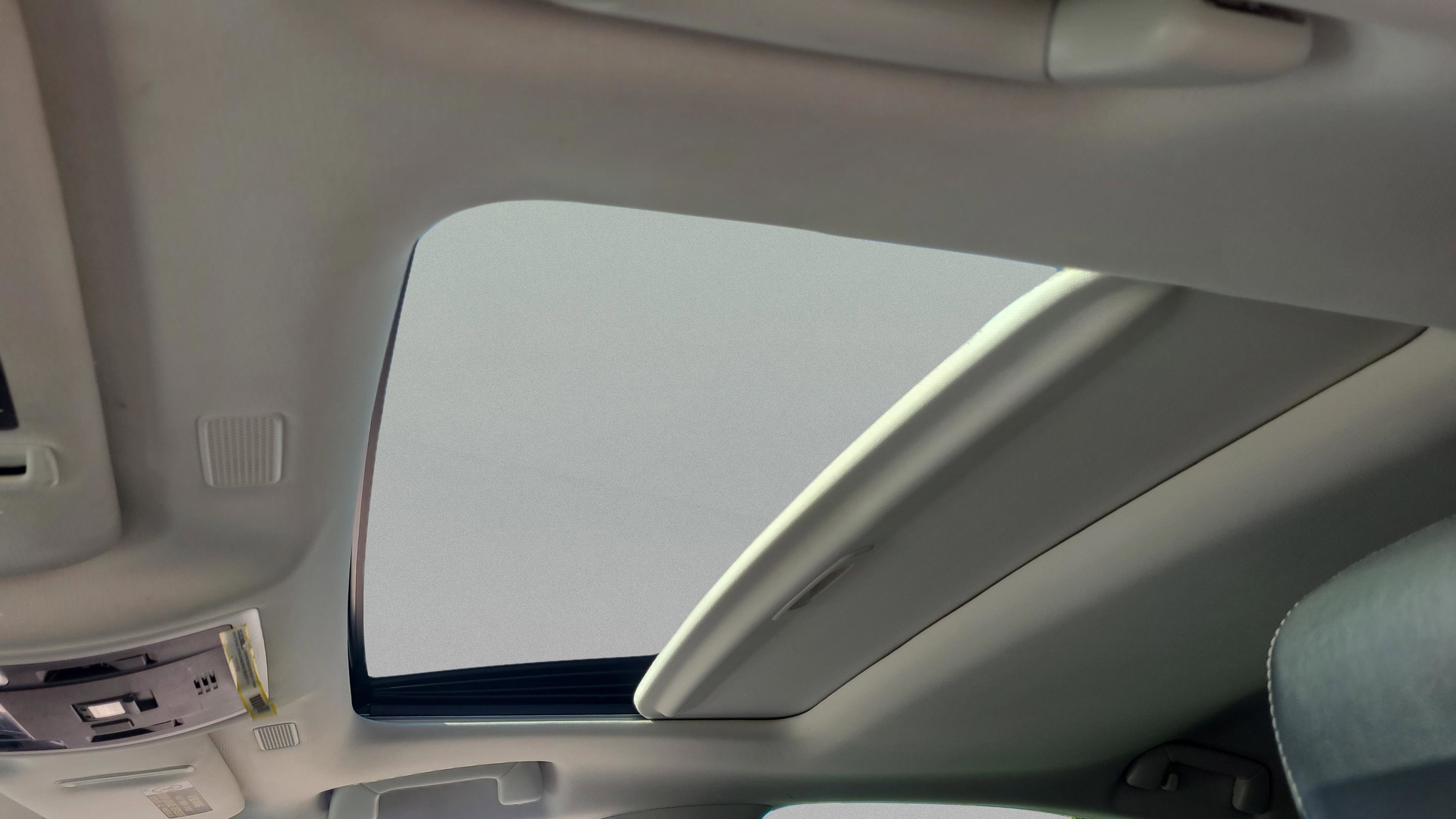 Used 2019 Lexus ES 300h w/ Accessory Package 2 image 10