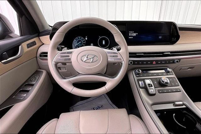 Certified 2025 Hyundai Palisade Limited AWD/4WD image 5