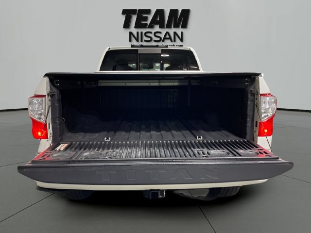 Used 2019 Nissan Titan SV w/ SV Convenience Package AWD/4WD image 6
