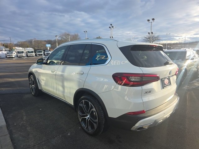Used 2023 BMW X5 xDrive40i w/ Executive Package image 4