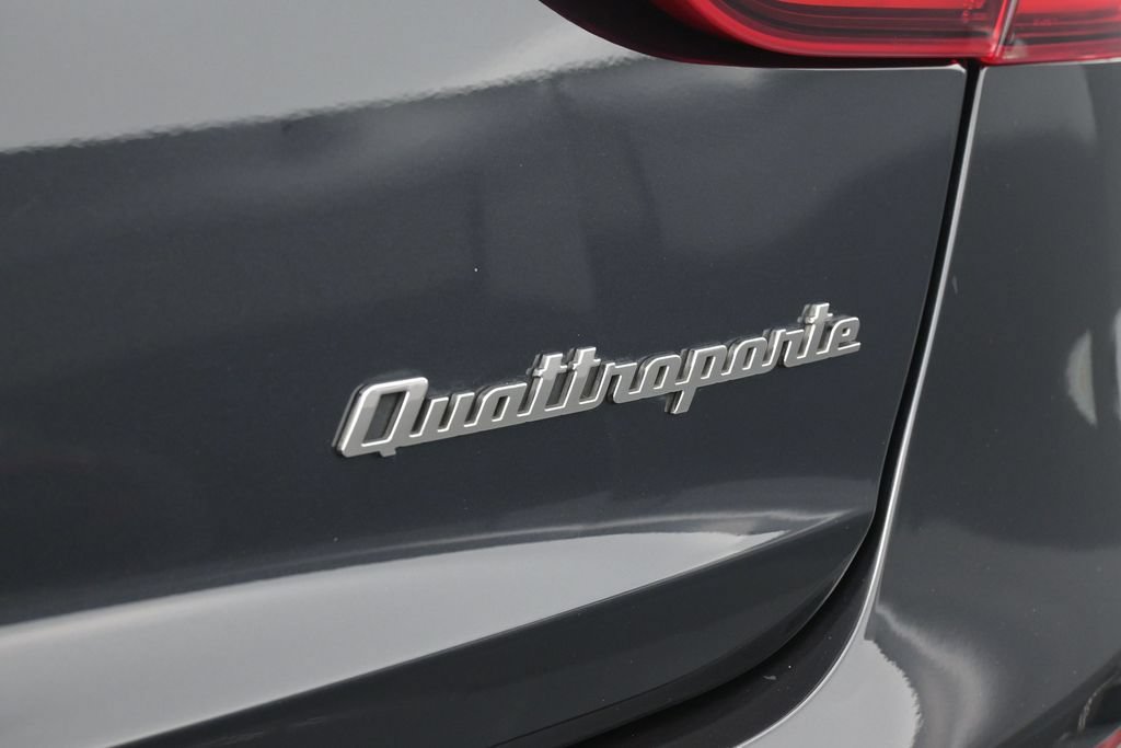 Used 2020 Maserati Quattroporte S GranSport Q4 AWD/4WD image 14