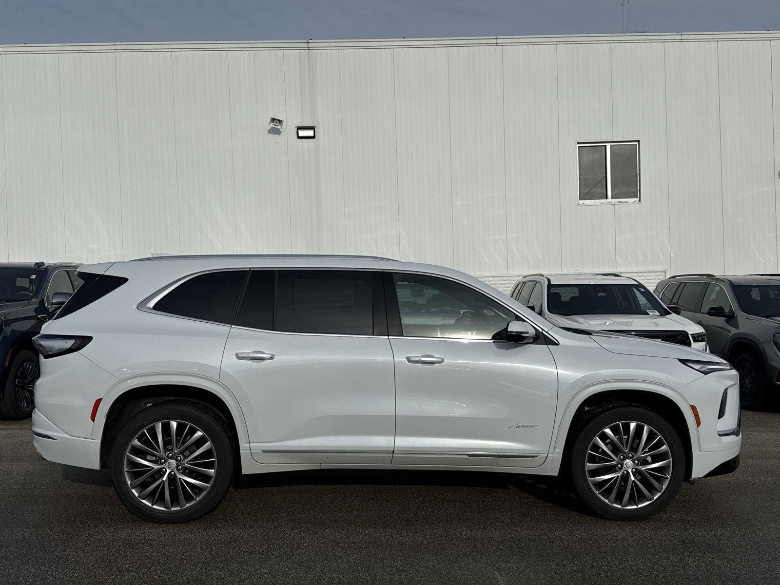 New 2026 Buick Enclave Avenir image 8
