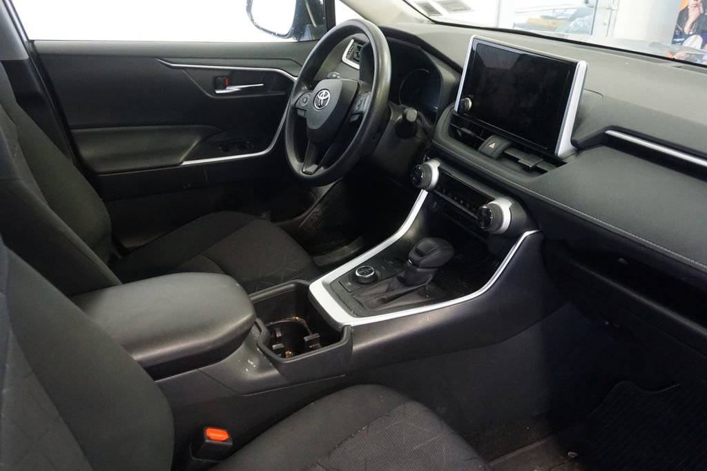 Used 2023 Toyota RAV4 XLE image 19