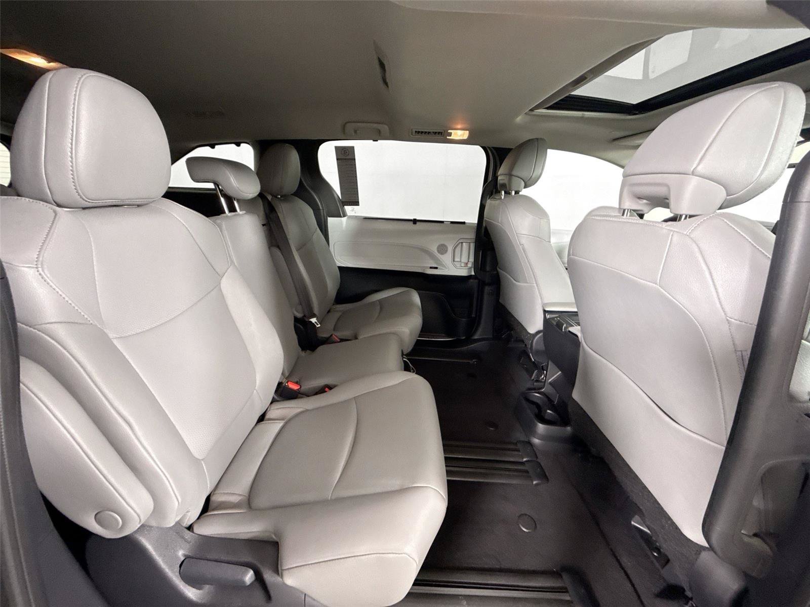 Certified 2026 Toyota Sienna XLE FWD image 42
