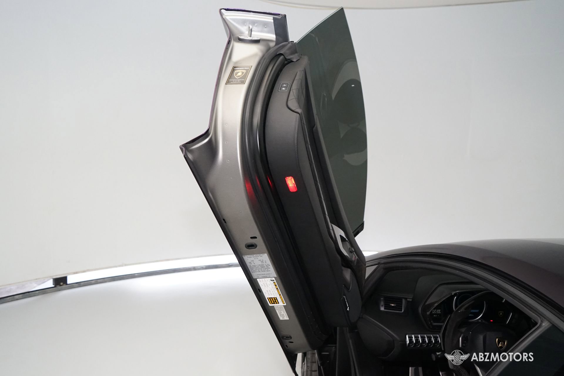 Used 2015 Lamborghini Aventador LP 700-4 image 21