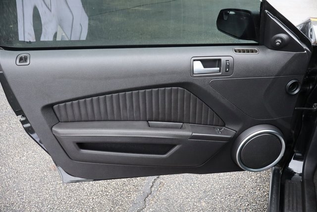 Used 2012 Ford Mustang Shelby GT500 w/ SVT Performance Pkg image 24