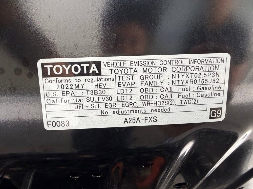 Certified 2022 Toyota RAV4 LE AWD/4WD image 33