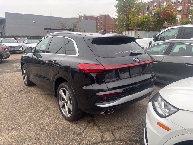 Certified 2025 Audi Q5 Premium Plus w/ Premium Plus AWD/4WD image 7