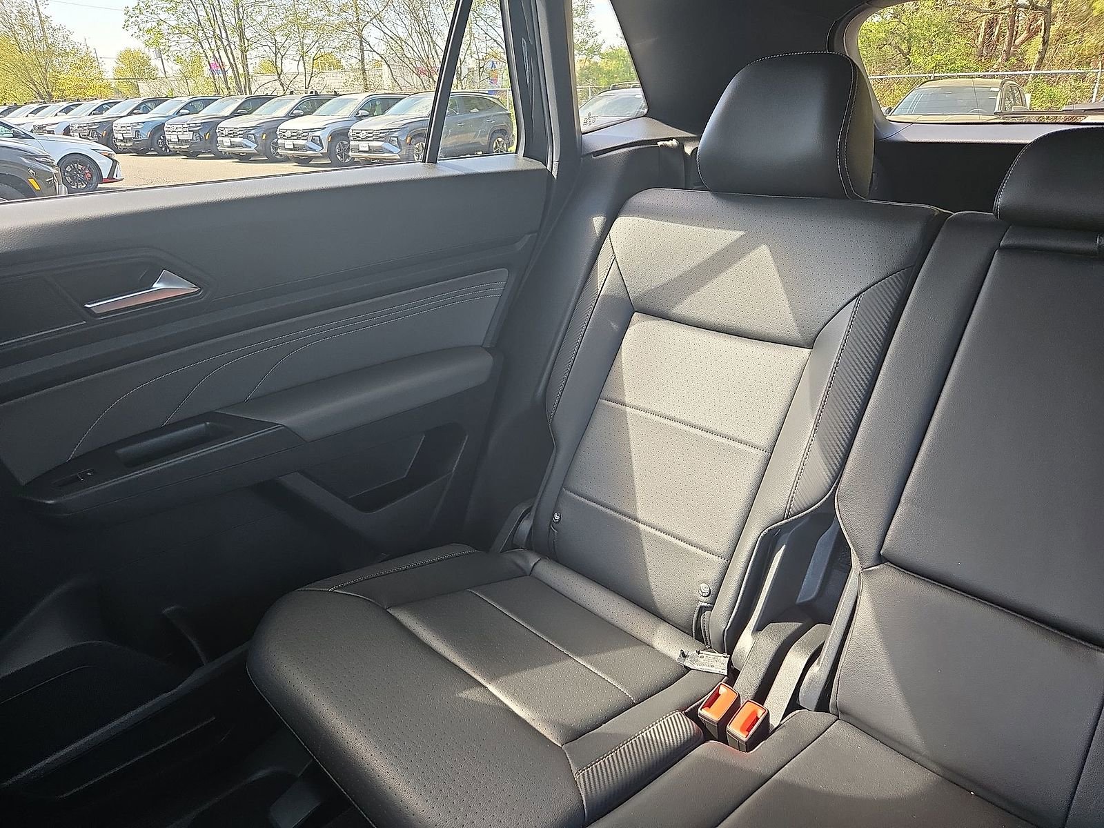 Used 2022 Volkswagen Atlas Cross Sport SE image 12