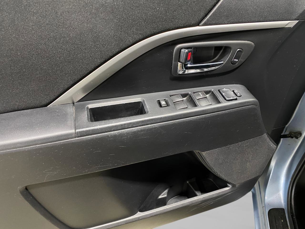 Used 2012 MAZDA MAZDA5 Sport FWD image 9