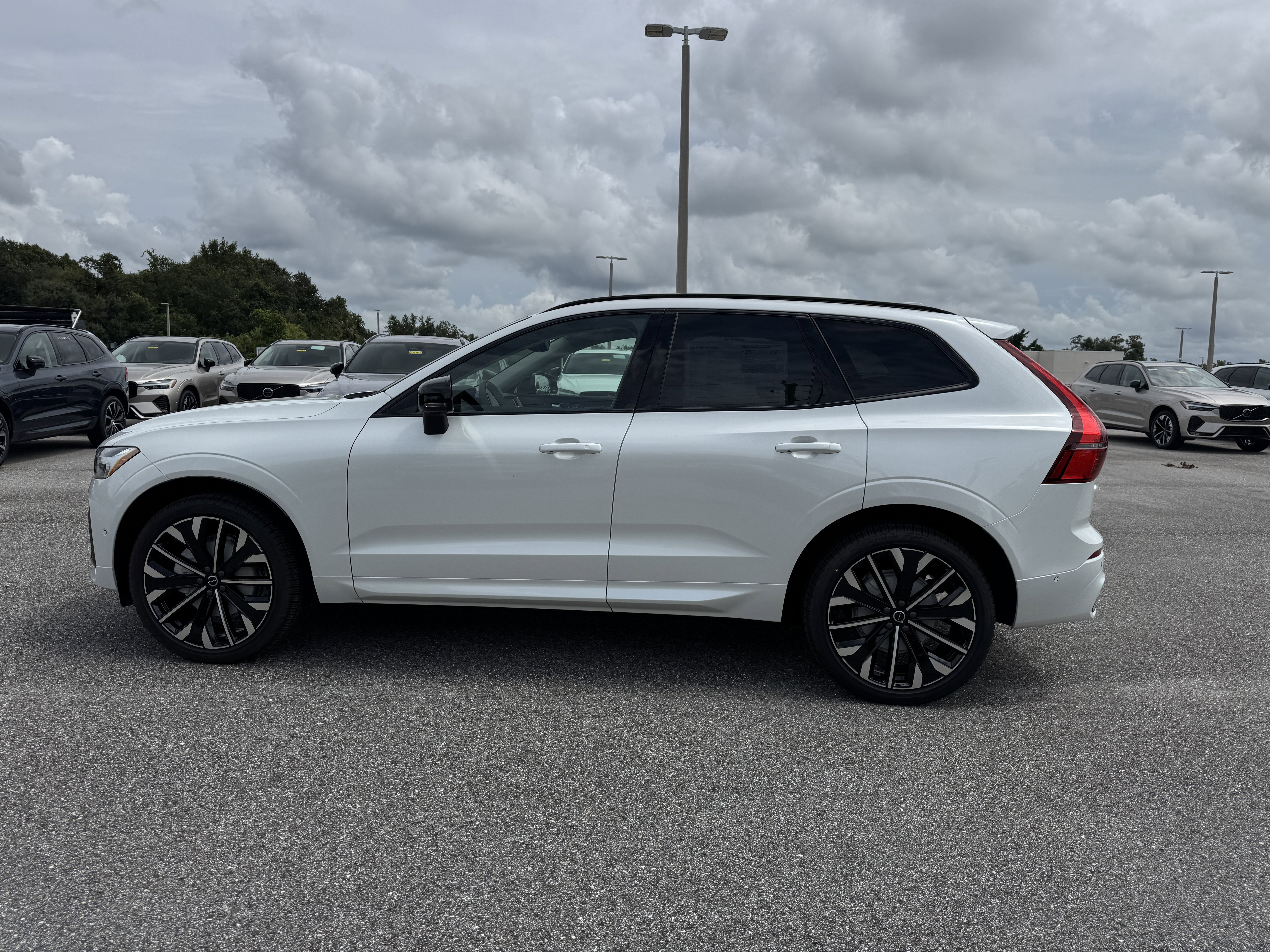 New 2026 Volvo XC60 B5 Ultra w/ Climate Package image 6
