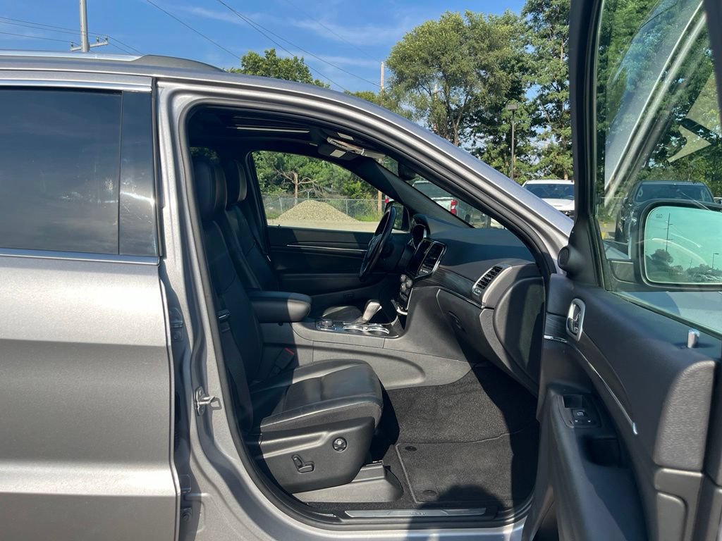 Used 2021 Jeep Grand Cherokee Limited AWD/4WD image 39