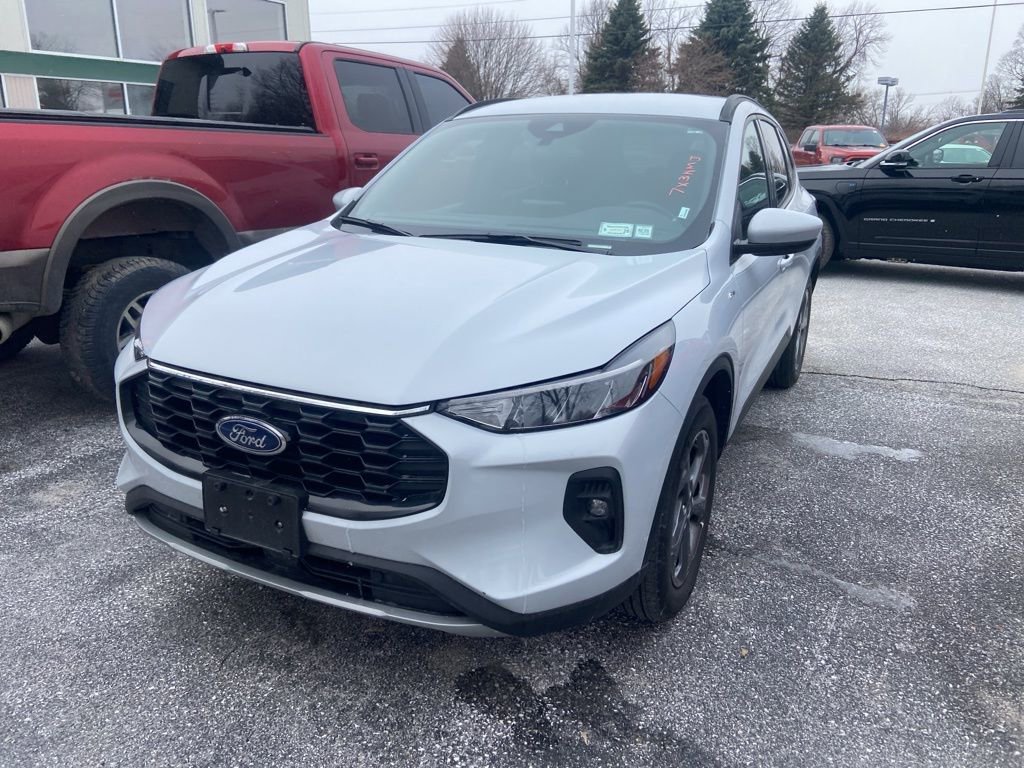 Used 2025 Ford Escape ST-Line Select image 3