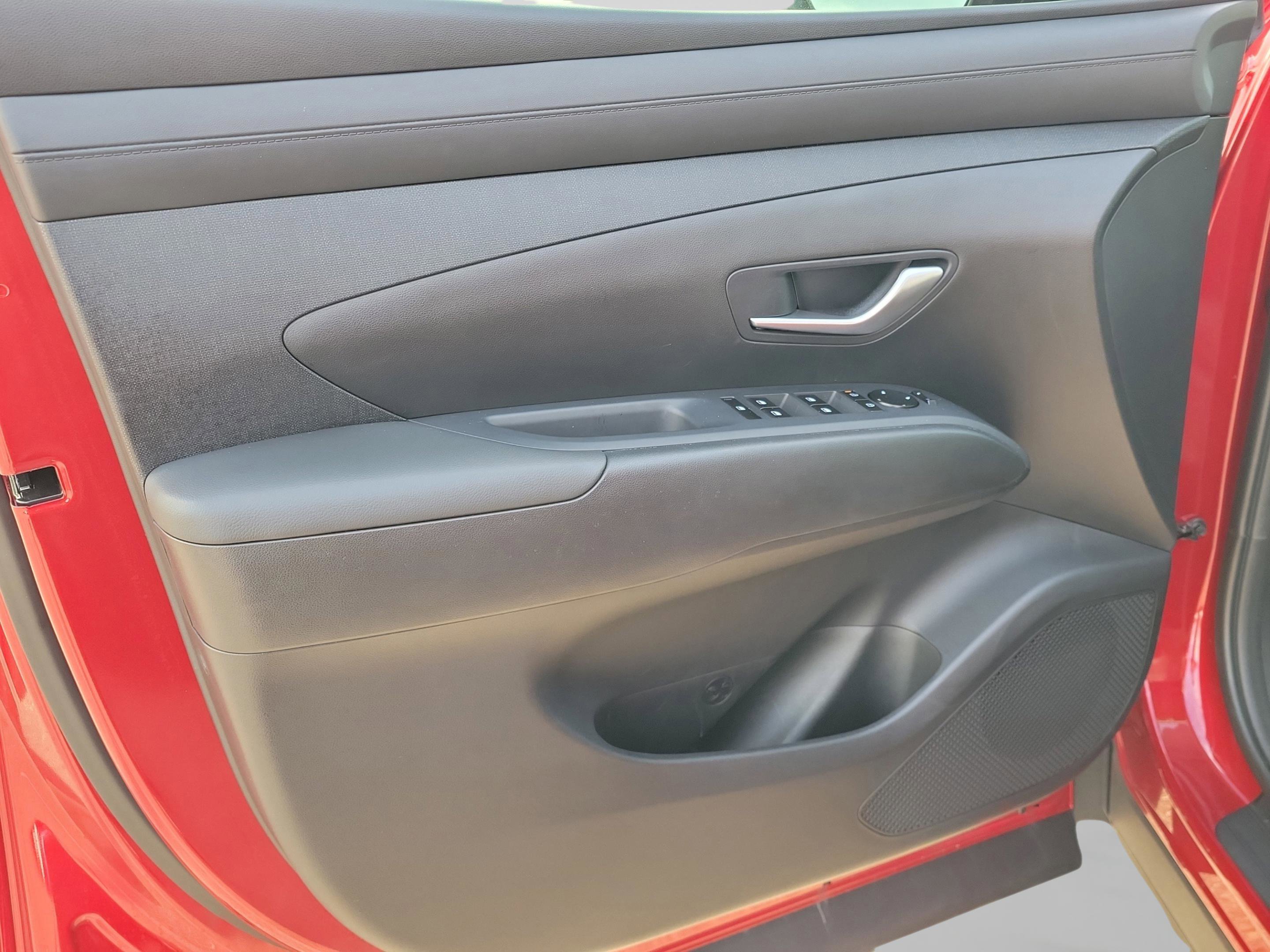 Used 2025 Hyundai Tucson SEL FWD image 96